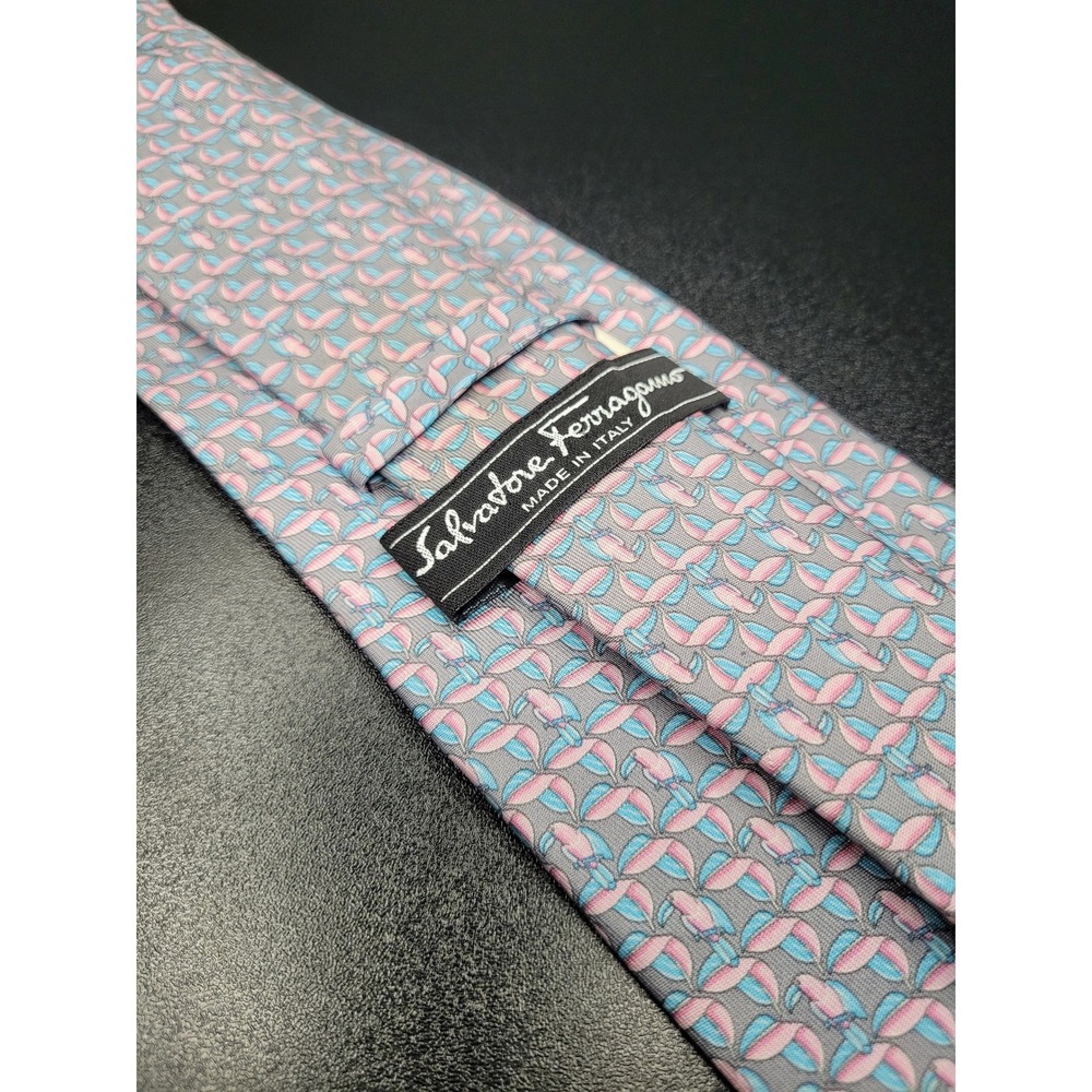 Salvatore Ferragamo Men's Necktie Grey Blue Pink Silk 3.25" x 58" Excellent